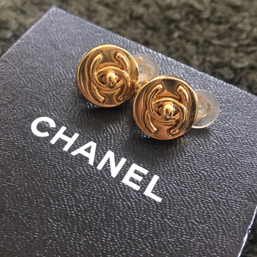 💎SOLD💎✨✨CHANEL Gold earrings ✨✨✨